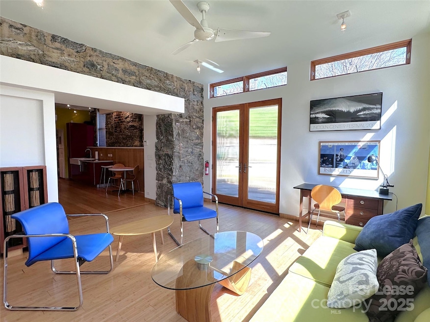 For Rent $2,400/month