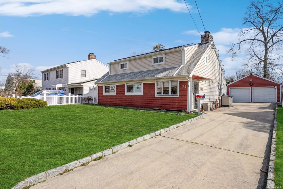 72 N Emerson Ave, Copiague, NY 11726 - photo 1