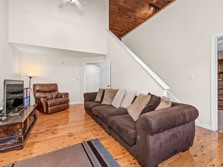 84 10th St unit 5, Lowell, MA 01850 - photo 1