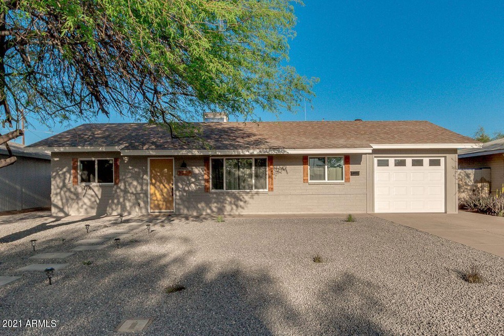 2217 N 28th Place, Phoenix, AZ 85008 - photo 1