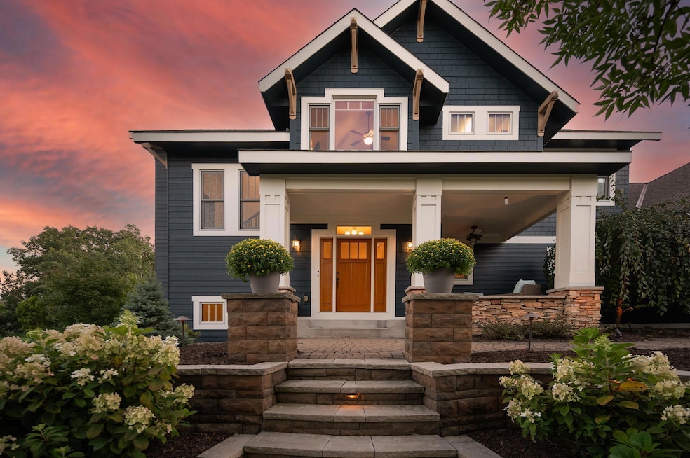 Sold $800,000 • Co-Listing Agent