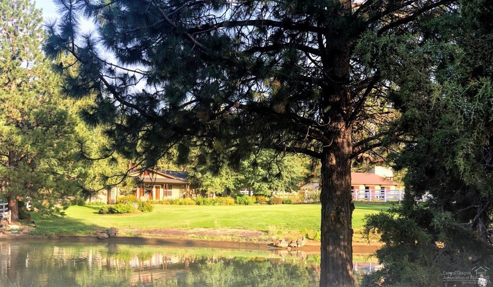 60660 Tekampe Rd, Bend, OR 97702 - photo 1