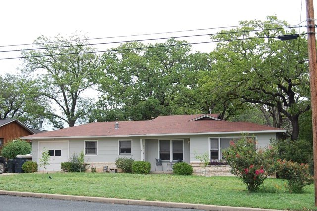 1011 S Adams St, Fredericksburg, TX 78624 - photo 1