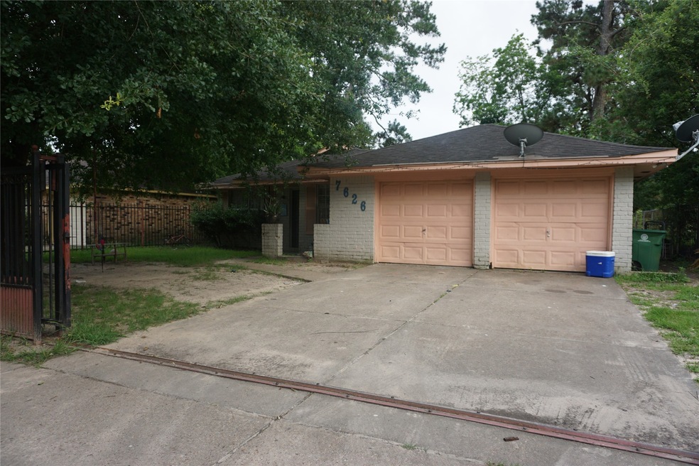 7626 Parker Rd, Houston, TX 77016 - photo 1