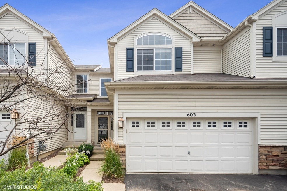 603 S Jade Ln unit 905, Round Lake, IL 60073 - photo 1