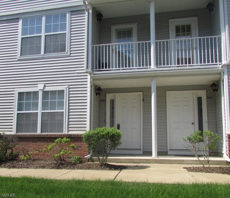 202 Lindsey Dr unit 65B02, Hackettstown, NJ 07840 - photo 1