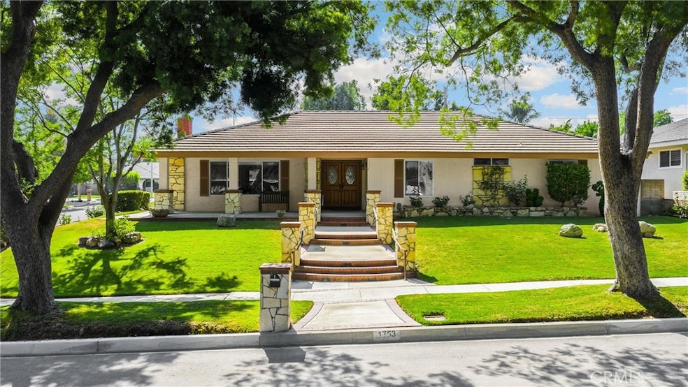 Sold $1,035,000 • Co-Listing Agent