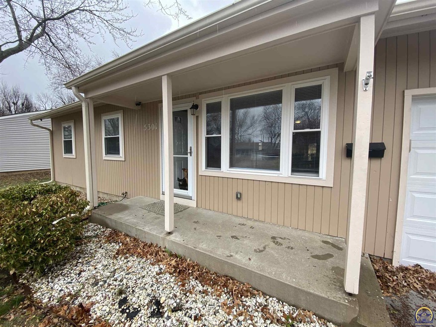 5301 SW 31st St, Topeka, KS 66614 - photo 1