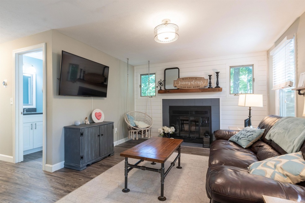 51 Albury Stone Cir unit U193, Nashua, NH 03063 - photo 1