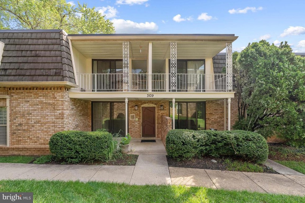 3109 Patrick Henry Dr unit 623, Falls Church, VA 22044 - photo 1