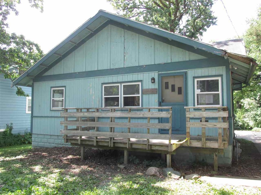 1825 Rainbow Dr, Cedar Falls, IA 50613 - photo 1