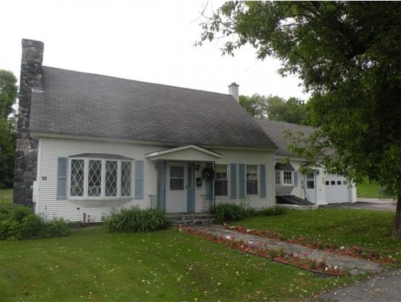 54 Elm St, Whitefield, NH 03598 - photo 1