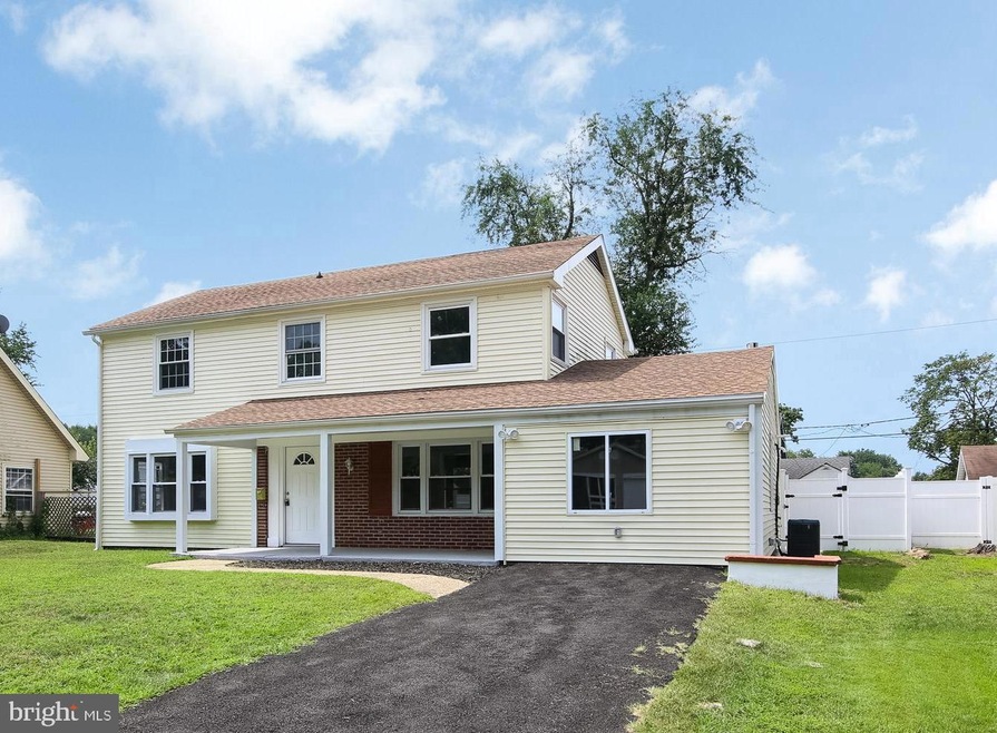 192 Somerset Dr, Willingboro, NJ 08046 - photo 1