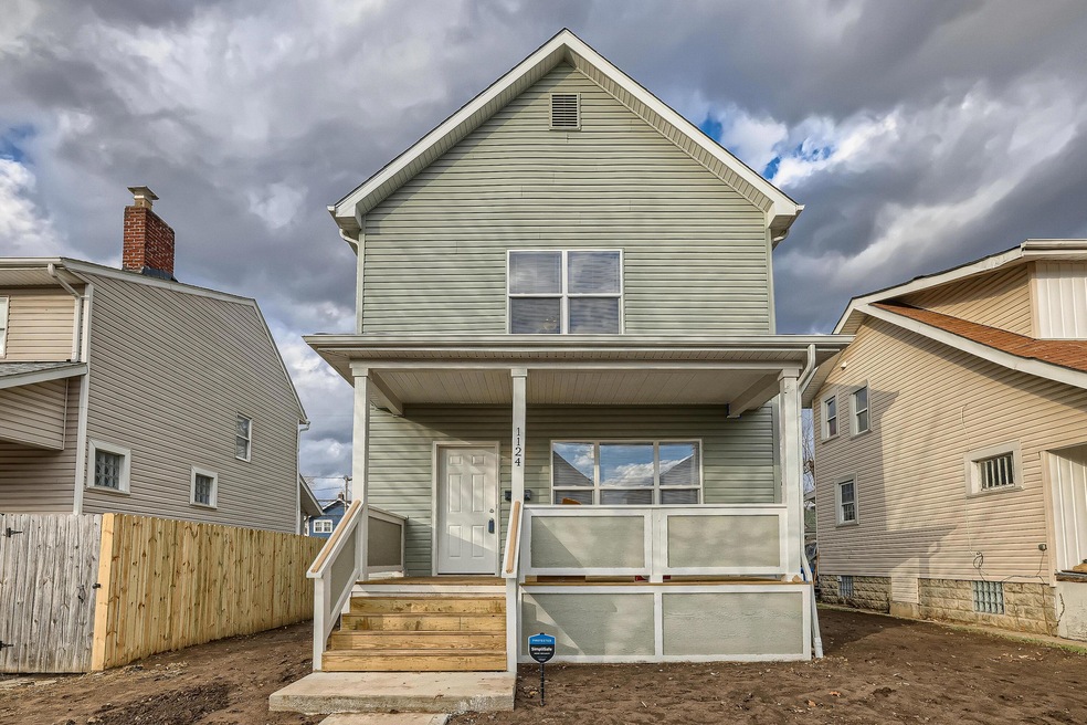 01 Exterior Front