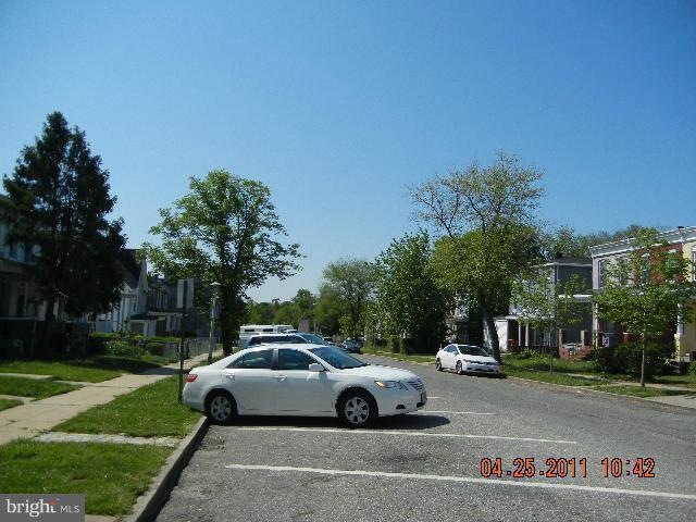 223 S Loudon Ave, Baltimore, MD 21229 - photo 1