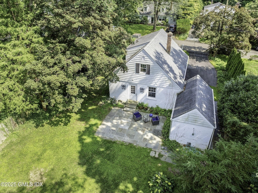 33 Halsey Dr, Old Greenwich, CT 06870 - photo 1