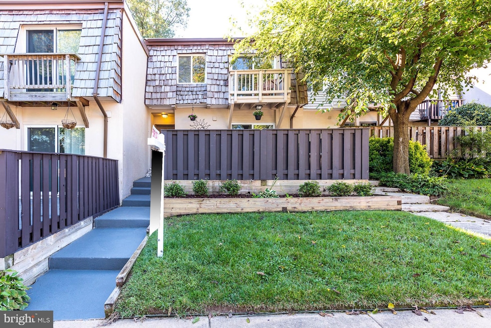 1664 Valencia Way, Reston, VA 20190 - photo 1