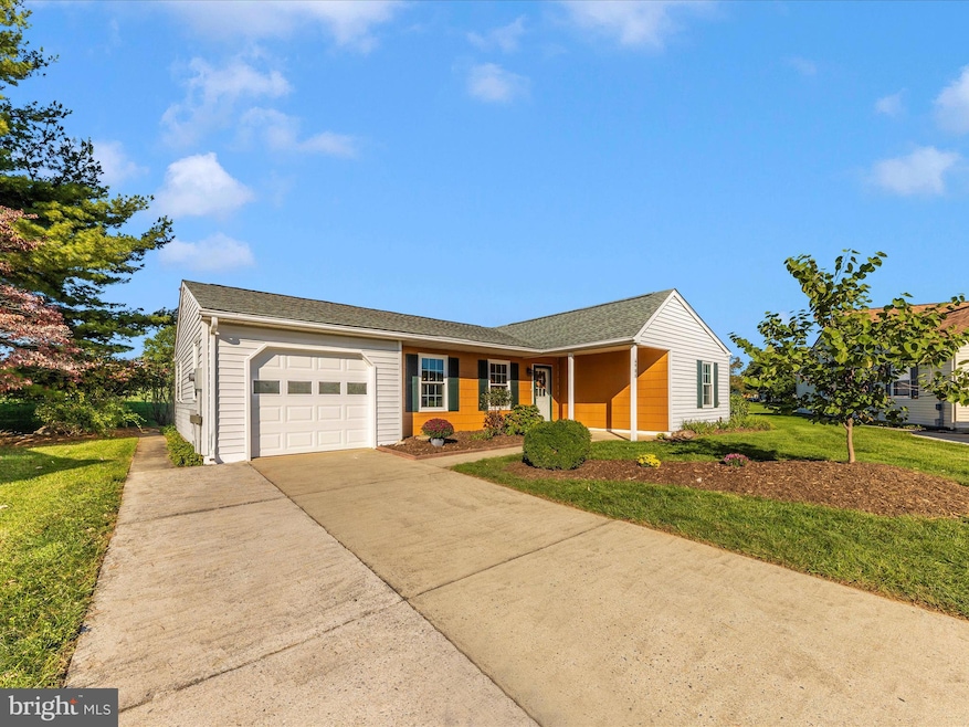 6908 Hackberry Ct, Frederick, MD 21703 - photo 1