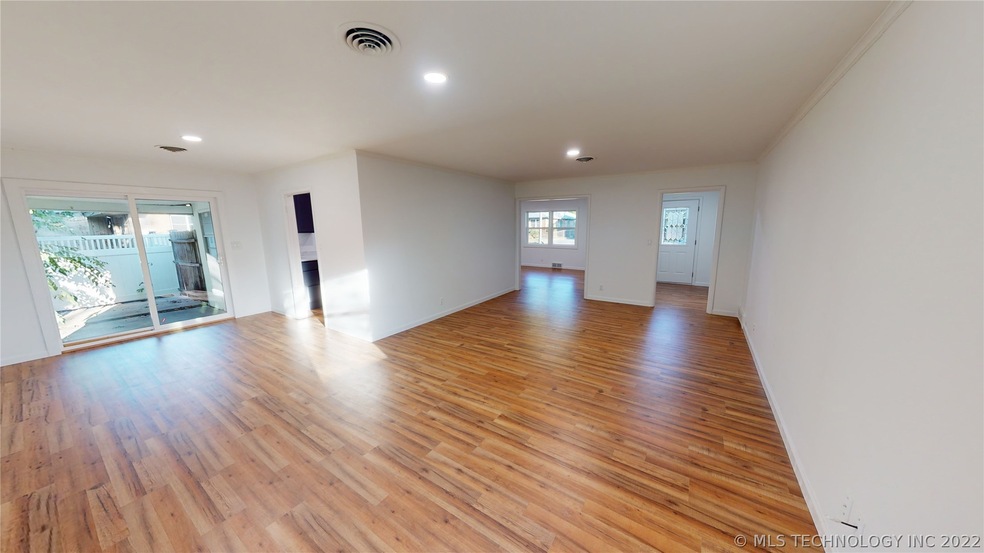 904 Davis St NW, Ardmore, OK 73401 - photo 1