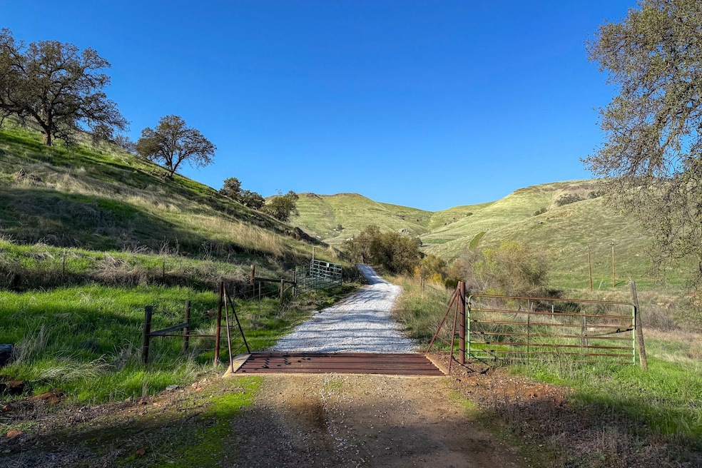 0 Auberry Rd unit 25736577, Clovis, CA 93611 - photo 1