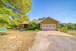 1024 Jean Ln N, Harrison, AR 72601 - photo 1