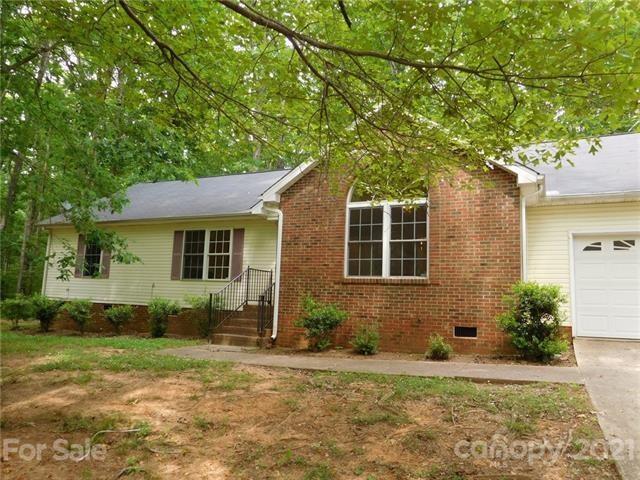 575 Woodcrest Dr, Gastonia, NC 28052 - photo 1