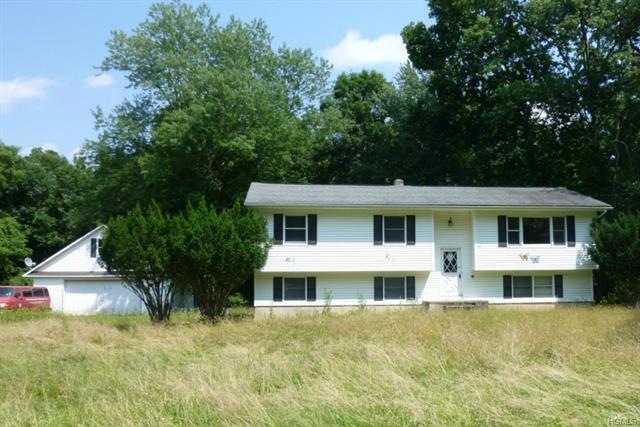 32 Pomarico Dr, Newburgh, NY 12550 - photo 1