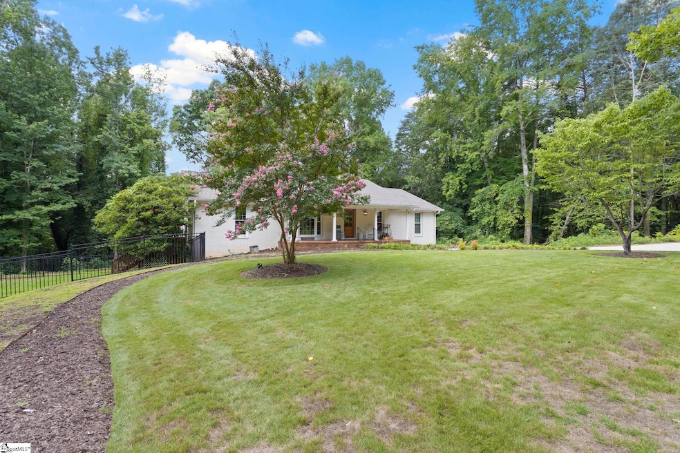 610 E Mountain Creek Rd, Taylors, SC 29687 - photo 1