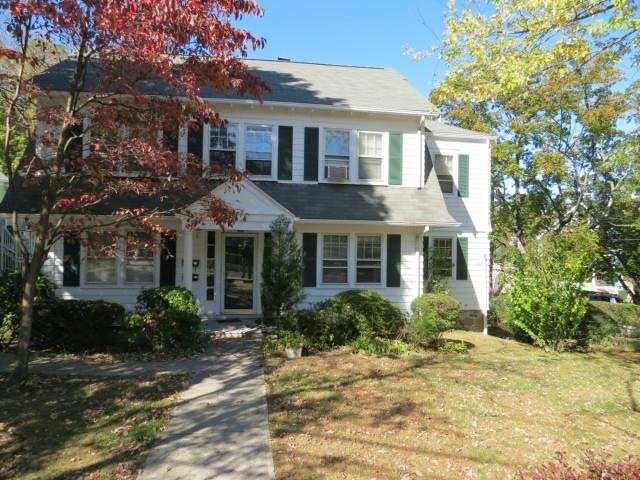 130 Rock Spring Rd unit 1ST F, Stamford, CT 06906 - photo 1