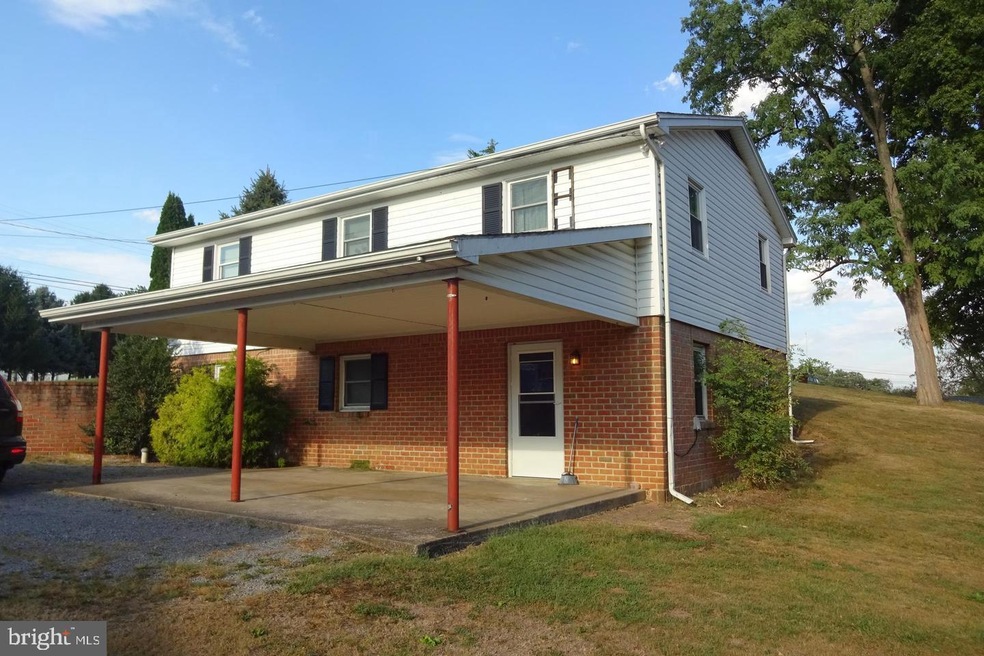 1172 East Ave, Waynesboro, PA 17268 - photo 1