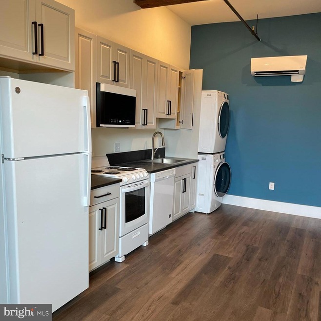 177 Chestnut St unit 2C, Spring City, PA 19475 - photo 1