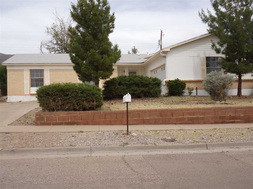 2008 Crescent Dr, Alamogordo, NM 88310 - photo 1