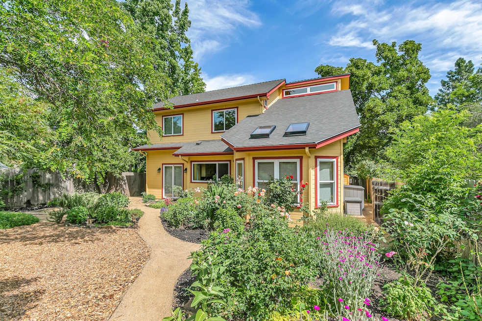 700 Clay St, Ashland, OR 97520 - photo 1