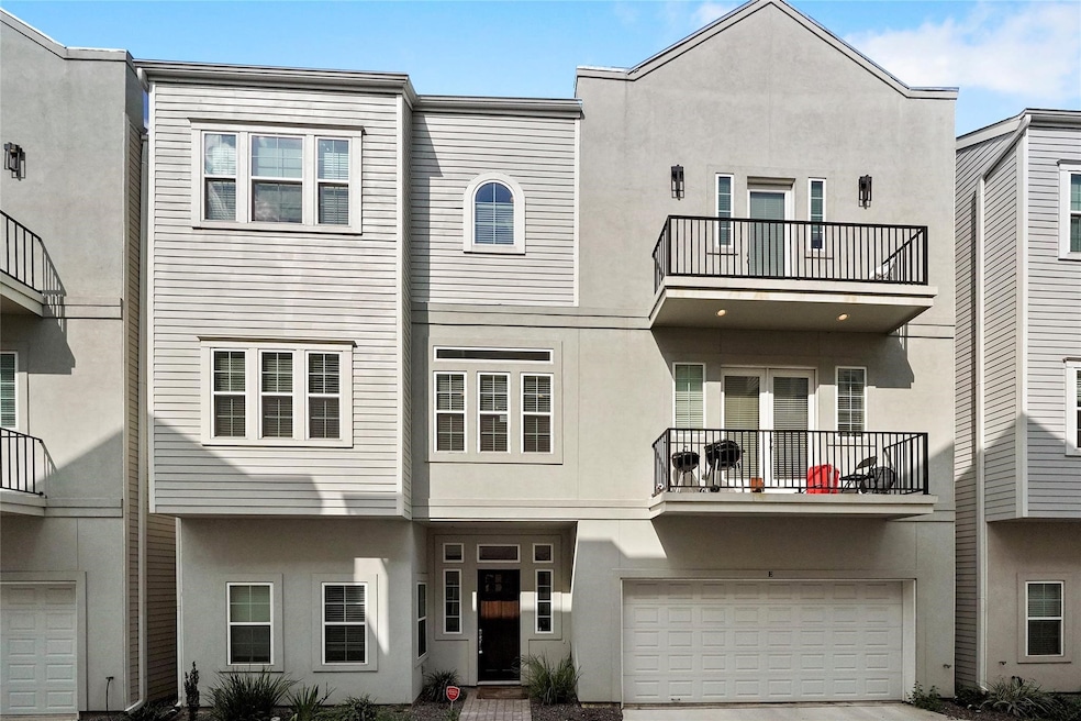 Welcome to 925 W. 23rd Street in desirable Shady A