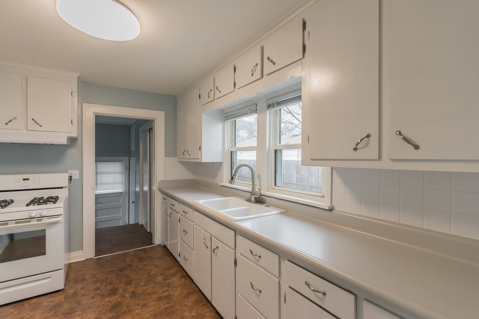 2617 Oakland Ave, Waukegan, IL 60085 - photo 1