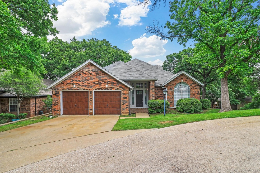 View of front of property featuring a front yard a