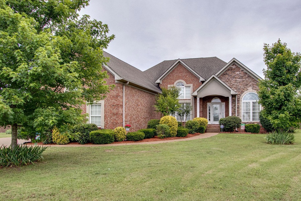 Welcome home to 702 Connelly Ct!