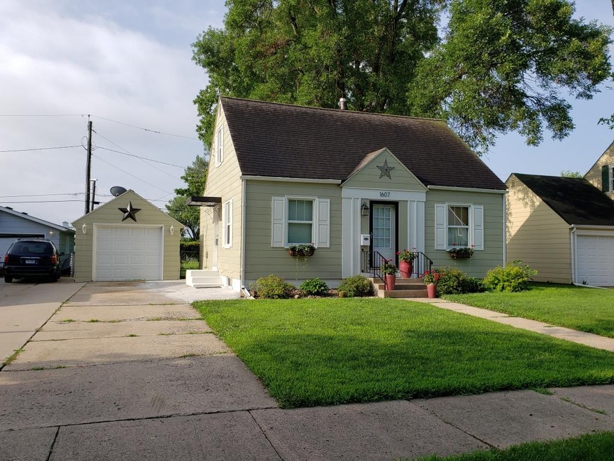 1607 Front