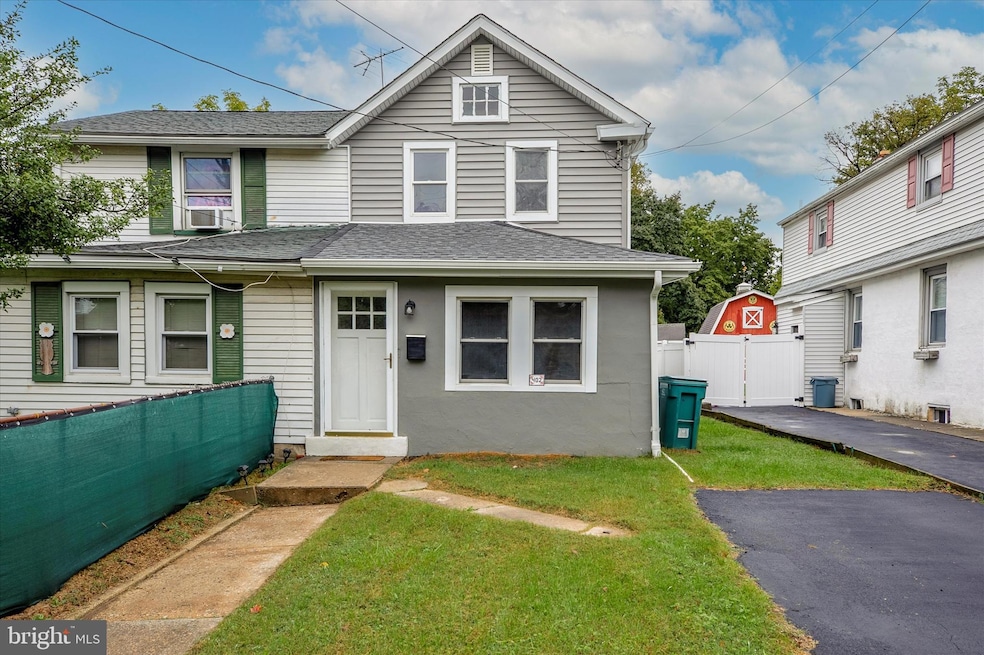 402 E North Ln, Conshohocken, PA 19428 - photo 1