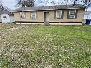 1502 Daffan Ave, Ennis, TX 75119 - photo 1