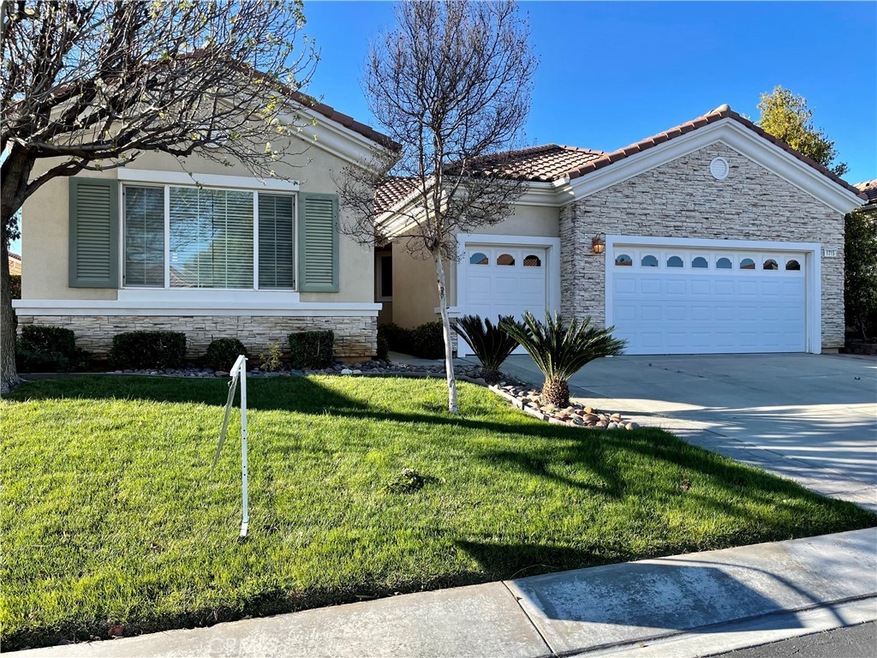 Beautiful home in Beaumont's Solera at Oak Valley Greens! Emerald model on the golf course!