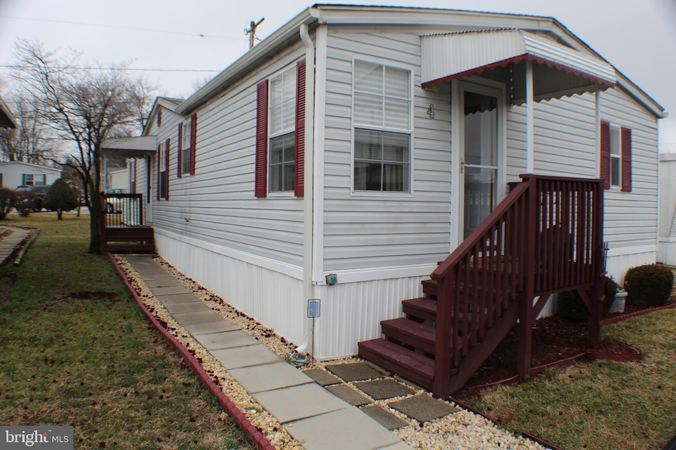 4 Barbara Ln, Edgemere, MD 21219 - photo 1