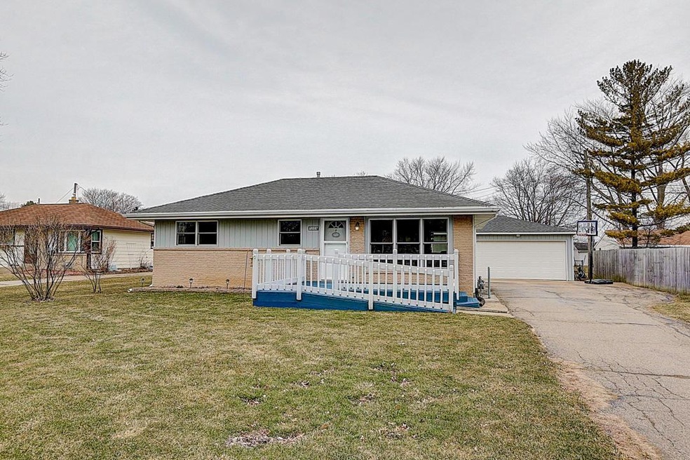Lone Elm Dr MLS-38
