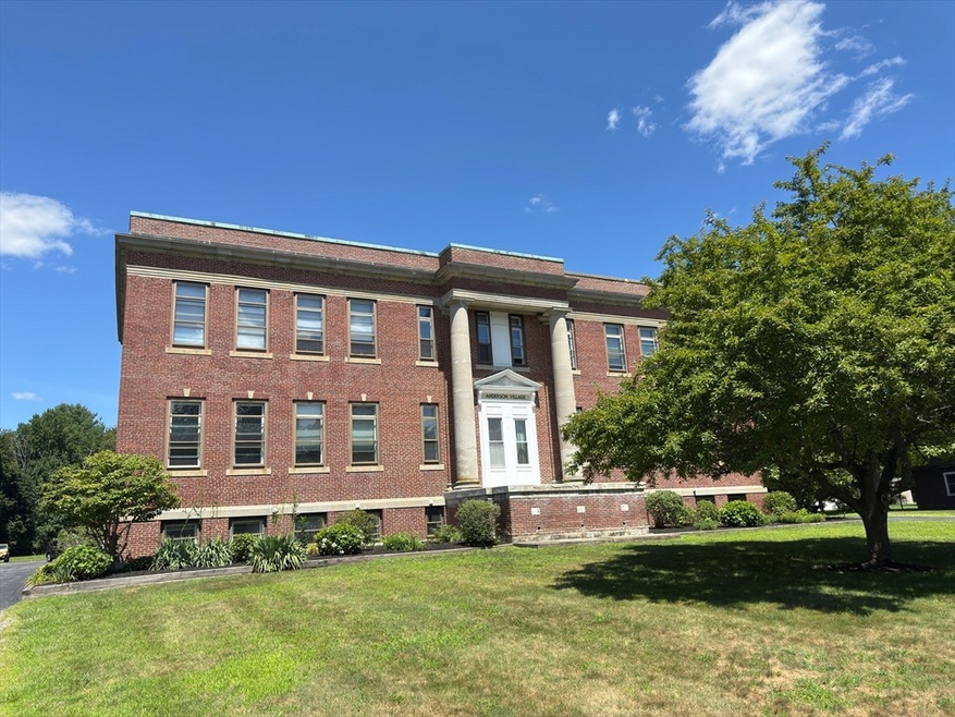 280 Village St unit J1, Medway, MA 02053 - photo 1