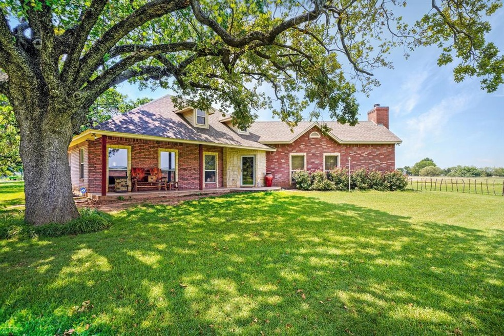 5500 Peveler Ct, Granbury, TX 76049 - photo 1