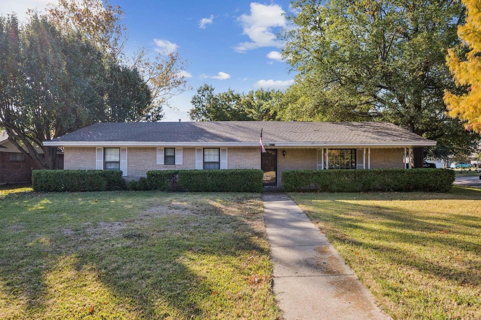 2311 Lange St, Greenville, TX 75402 - photo 1