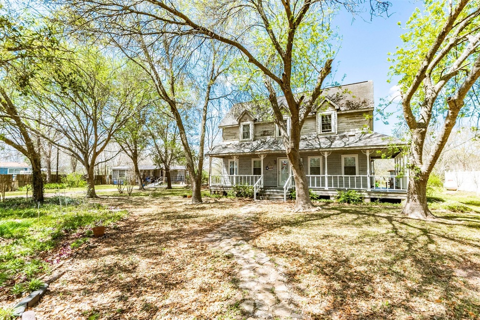 631 County Road 948a, Alvin, TX 77511 - photo 1