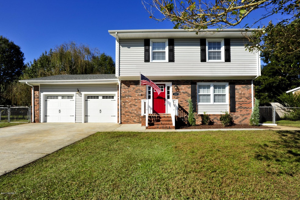 202 Estate Dr, Jacksonville, NC 28540 - photo 1