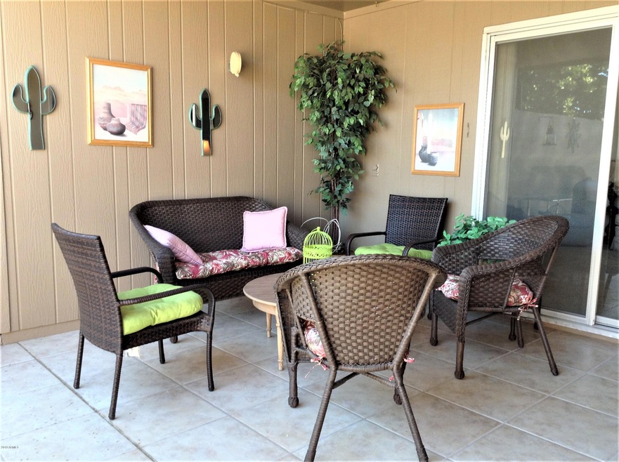 13813 N Thunderbird Blvd, Sun City, AZ 85351 - photo 1