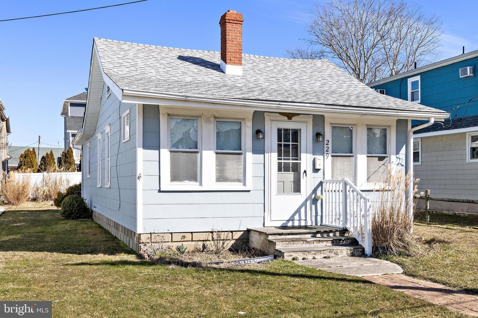 229 W 21st St, Ship Bottom, NJ 08008 - photo 1